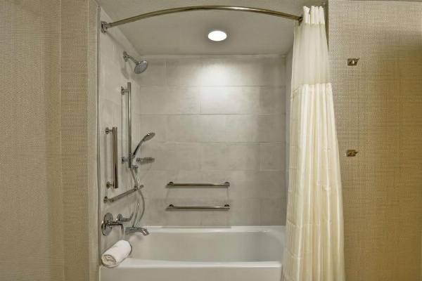 DoubleTree By Hilton Hotel Baton Rouge image 21